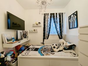 Photo 5- click for photo gallery